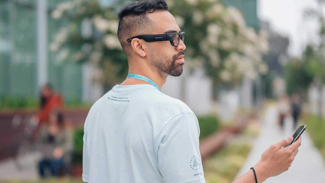 Facebook plans Augmented-Reality sunglasses with EssilorLuxottica